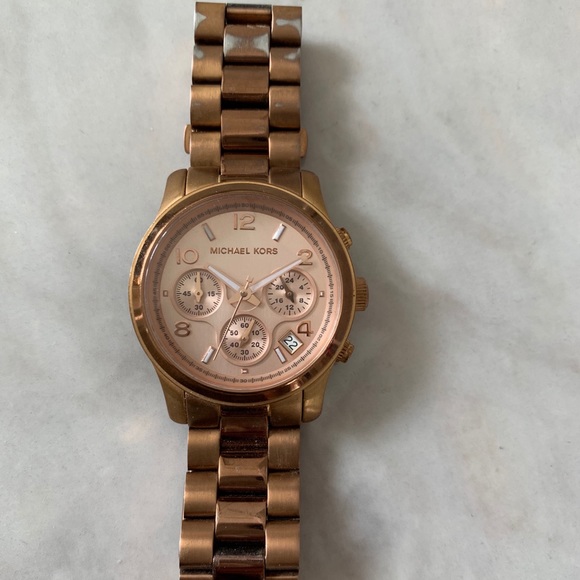 Michael Kors gold watch - Picture 2 of 3